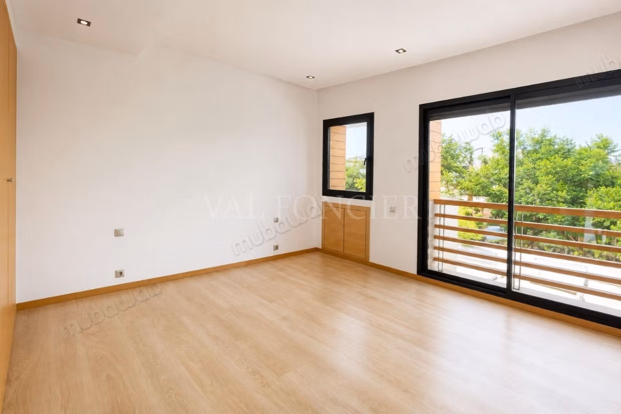 Location superbe villa 570m2 4chambres avec piscine 
Ville Verte, Bouskoura