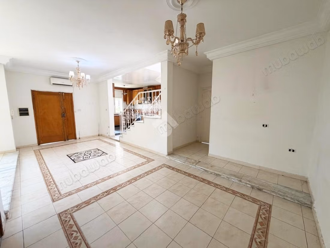 Piano di villa in affitto