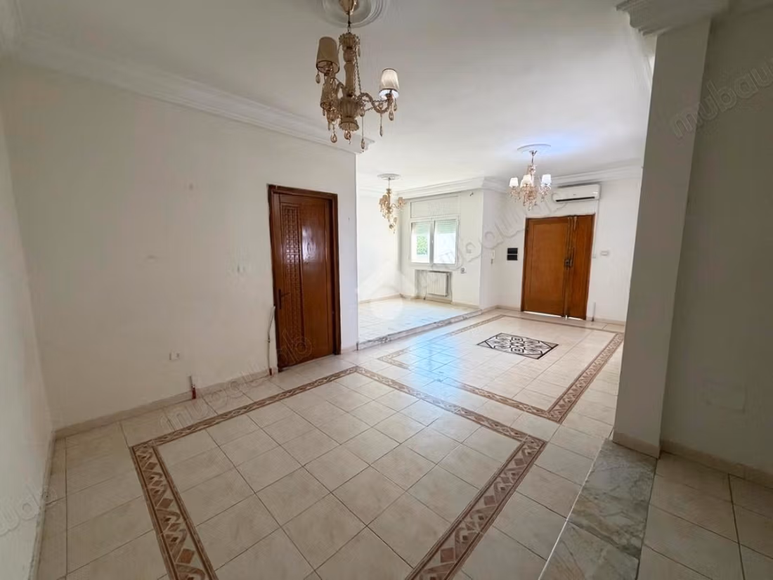 Piano di villa in affitto