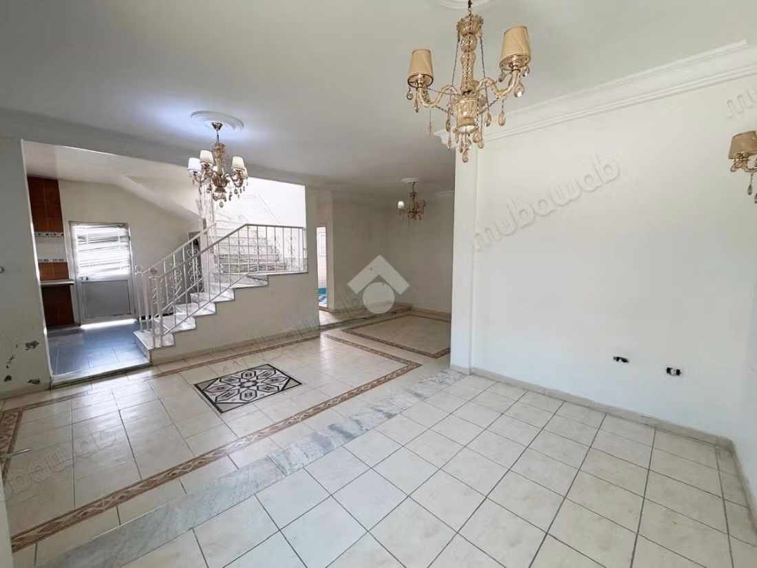Piano di villa in affitto