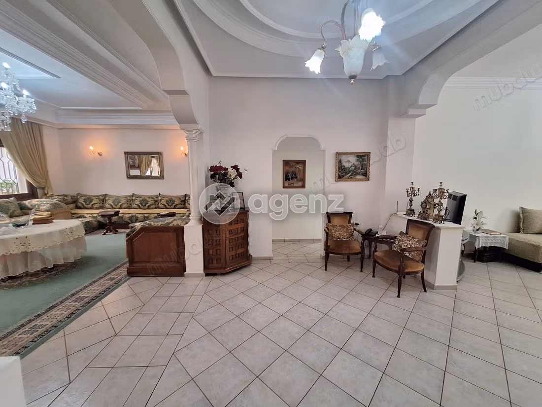 Appartement à vendre 335 m², 2 chambres Val Fleurie Casablanca