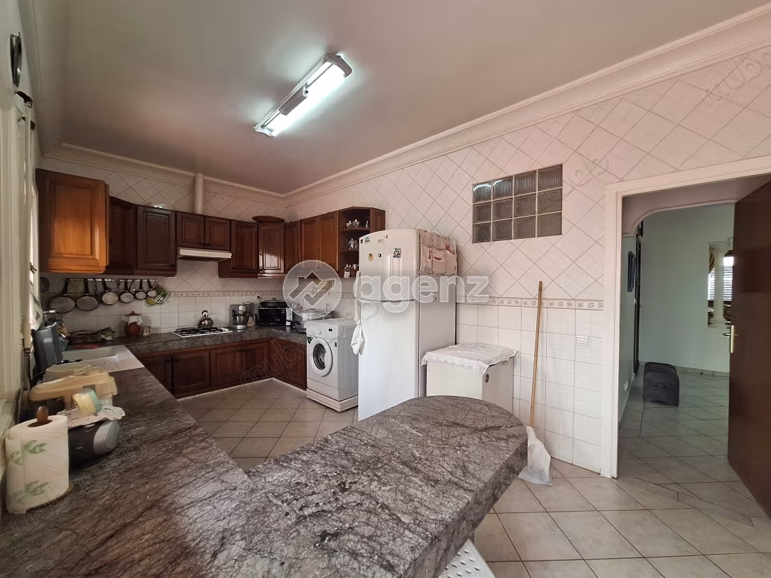 Appartement à vendre 335 m², 2 chambres Val Fleurie Casablanca