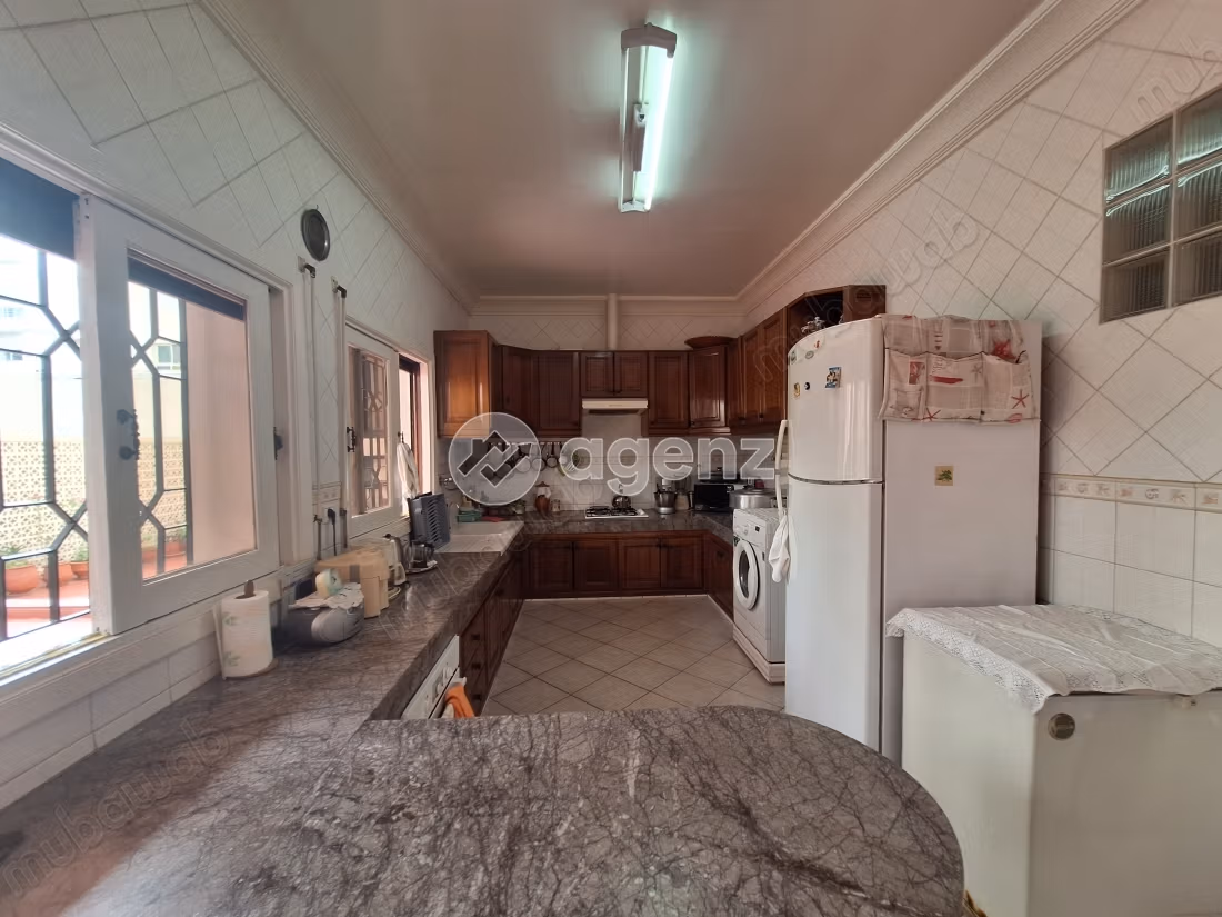 Appartement à vendre 335 m², 2 chambres Val Fleurie Casablanca