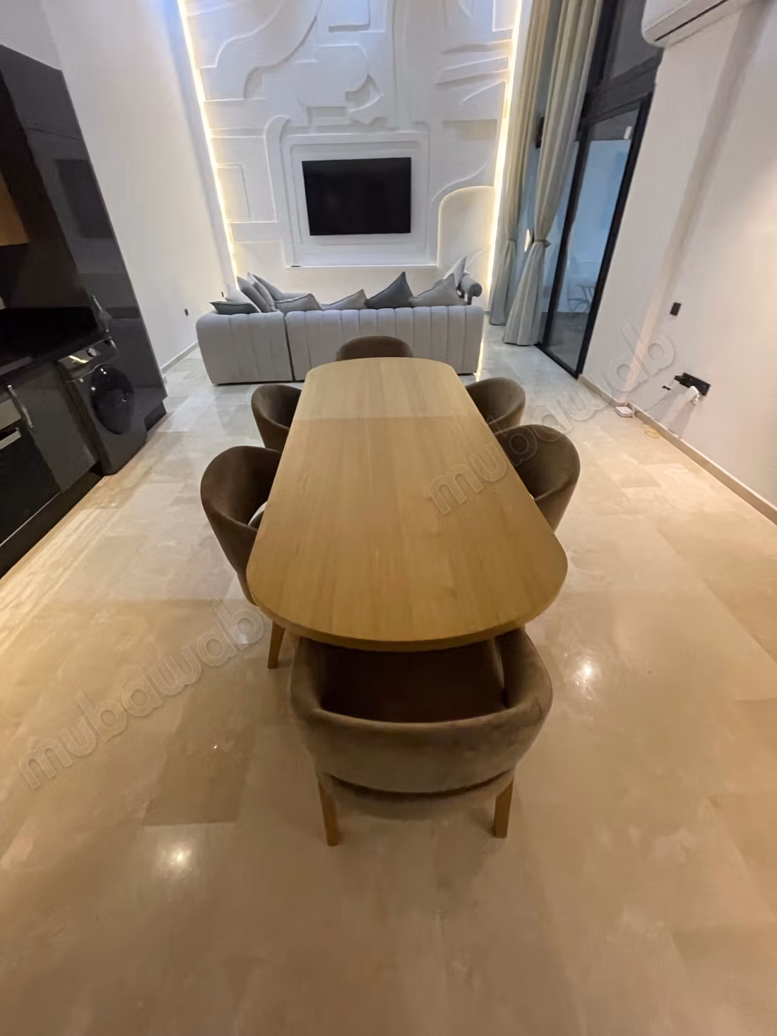 Grand duplex meublé à louer – Quartier Palmier