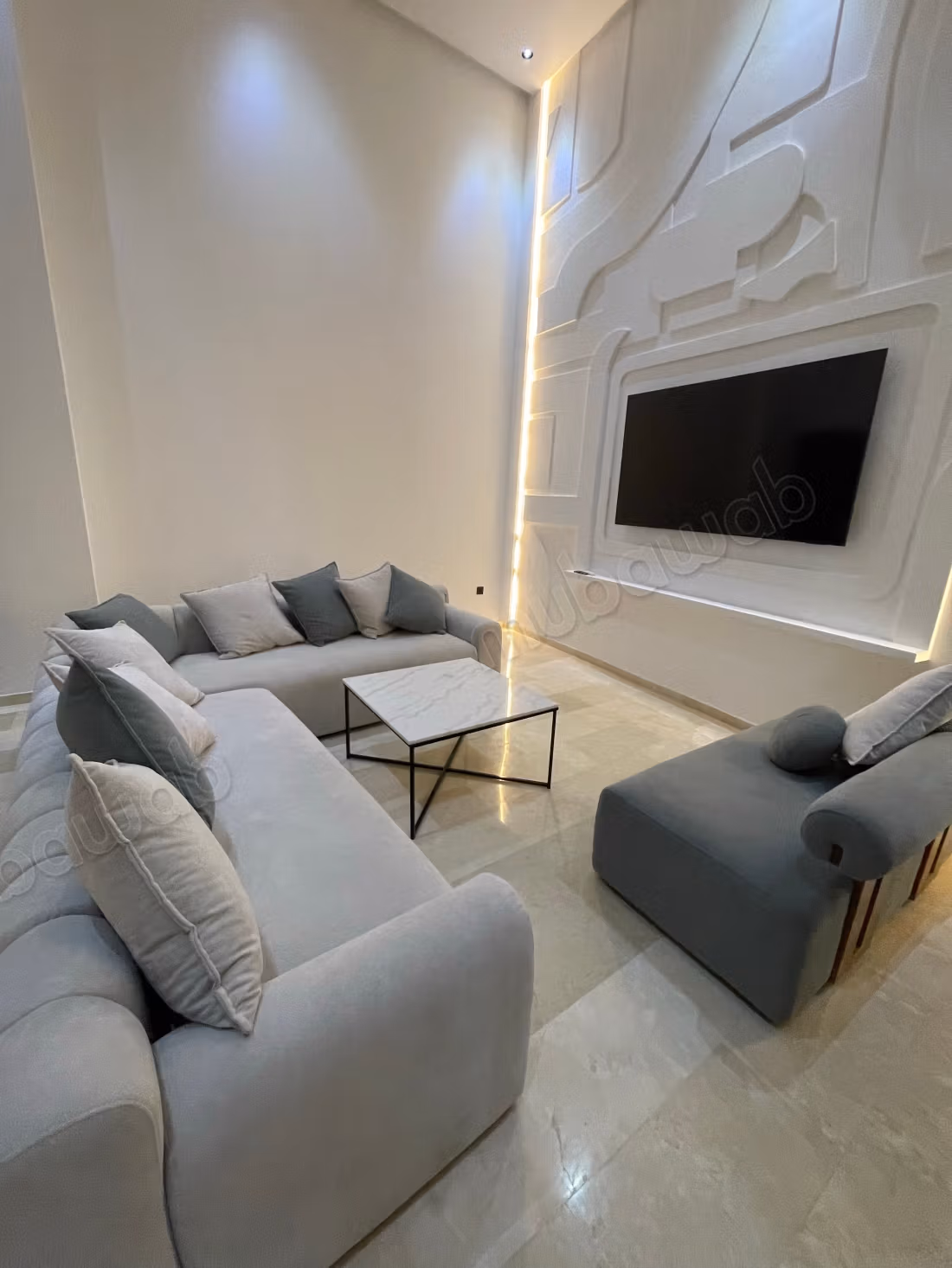 Grand duplex meublé à louer – Quartier Palmier