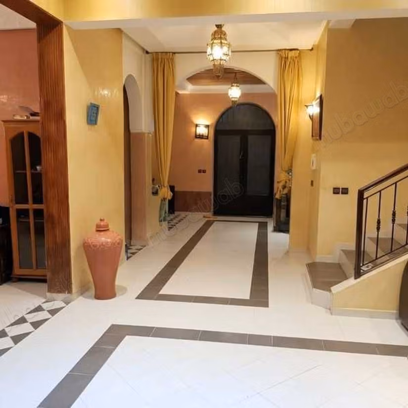 Villa à Vendre de 240.0 m² à Marrakech, Alal El Fassi