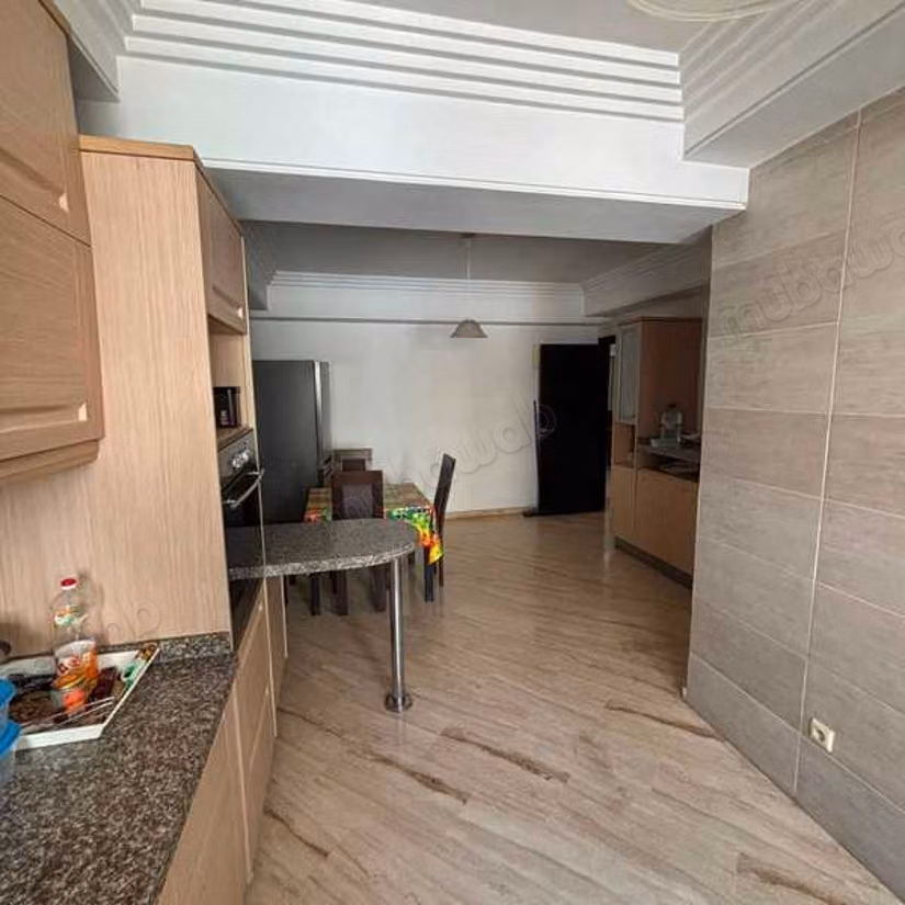 Appartement à Louer de 206.0 m² à,