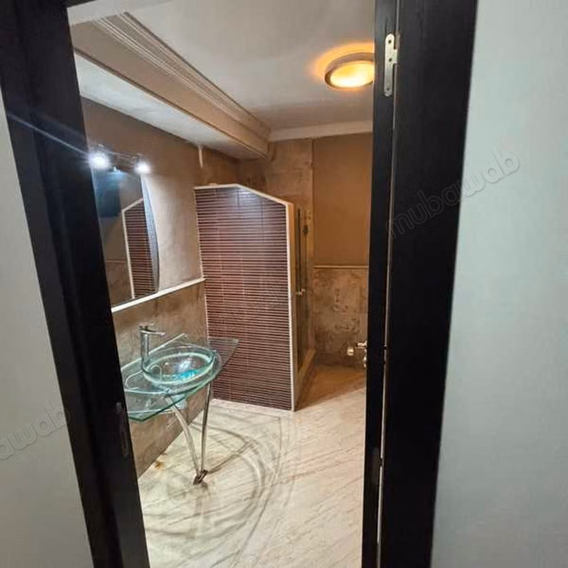 Appartement à Louer de 206.0 m² à,
