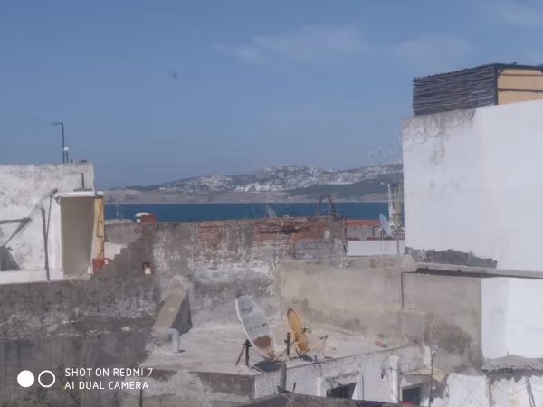 Venta de casa en Medina. Superficie de 150 m². Bella vista al mar