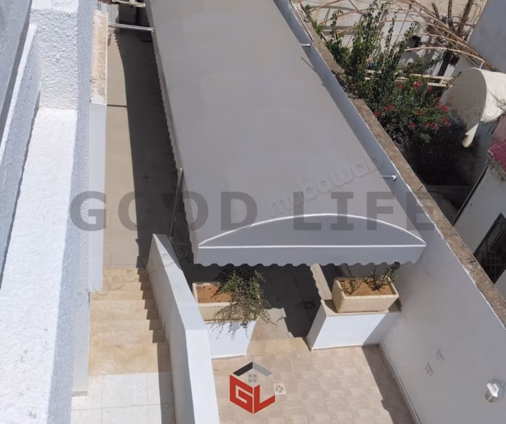 للإيجار فيلا فسيحة مع بركة سباحة في منار 2