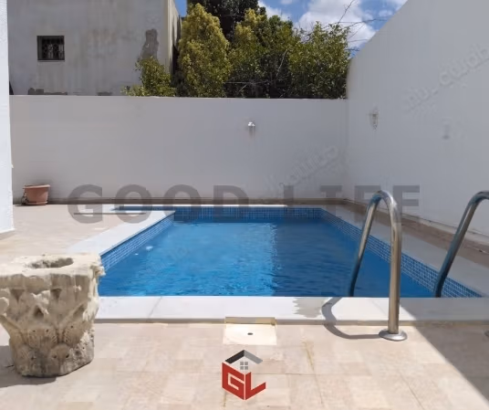 In affitto villa spaziosa con piscina a Manar 2