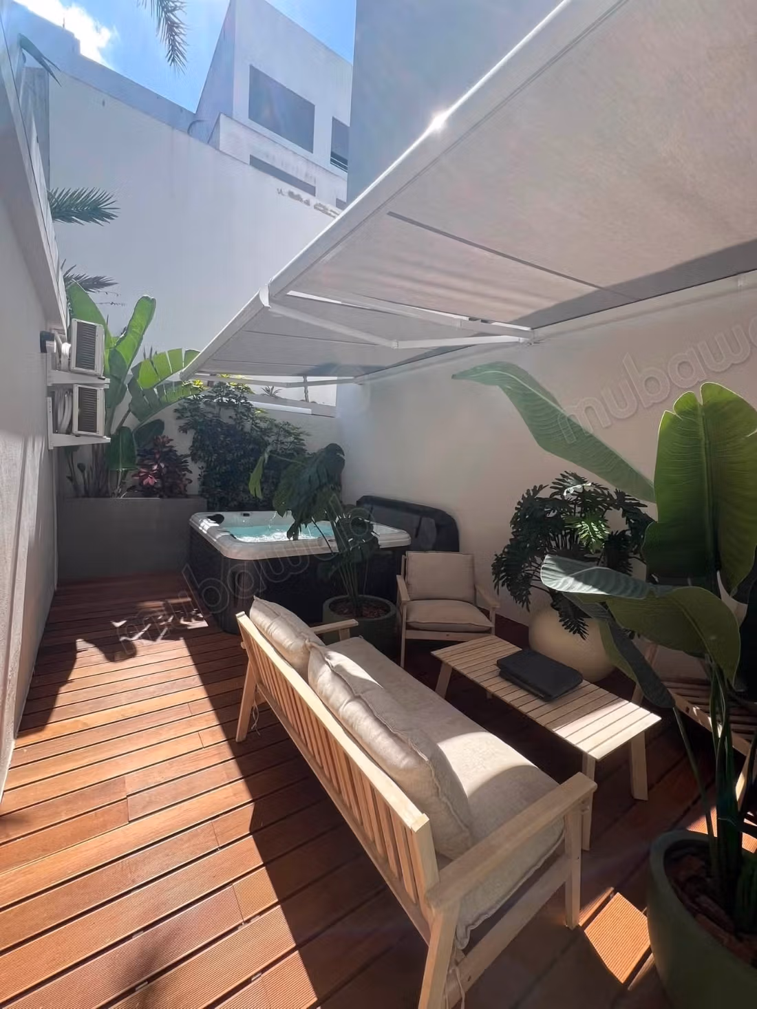 Bel appartement en location à Riviera. 3 grandes pièces. Bien meublé