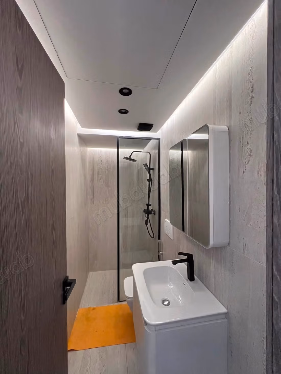 Bel appartement en location à Riviera. 3 grandes pièces. Bien meublé