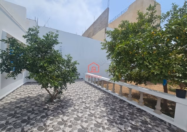 Posizione: Piano terra con terrazza non arredato a Hammamet