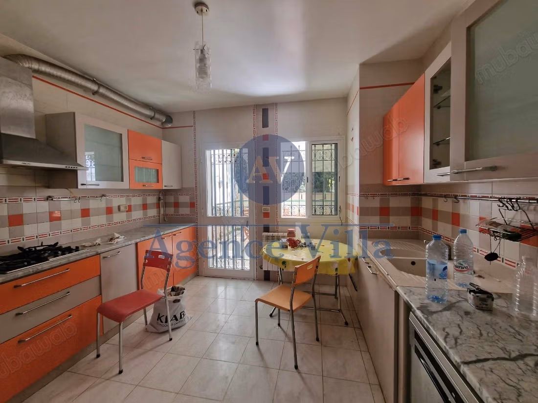 A louer un duplex s4 à sidi daoued