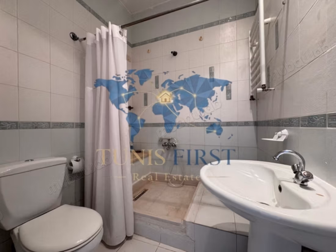 In Affitto Villa Grandiosa con Piscina a Cartagine