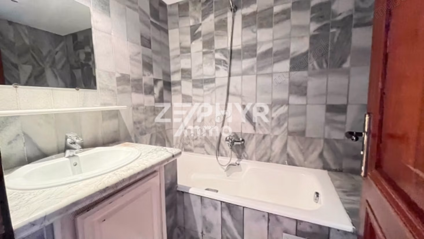 For rent: Empty S3 apartment at Marsa beach