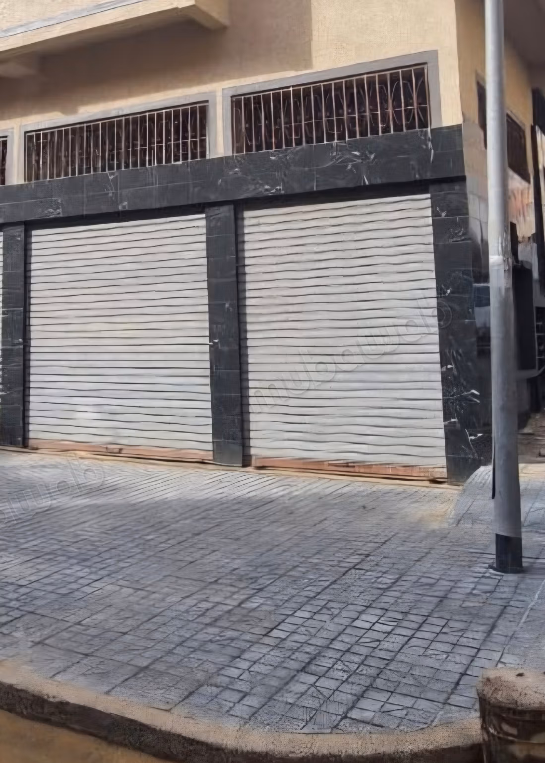 Louez le local idéal à Hay Inara. Surface totale 35 m²