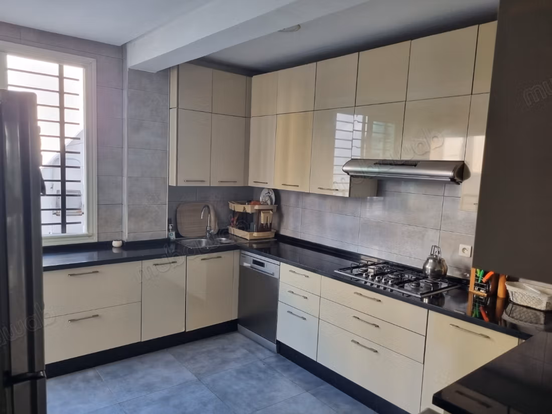 Racine Moliere 163sqm 3CC 6th E Terrace Garage