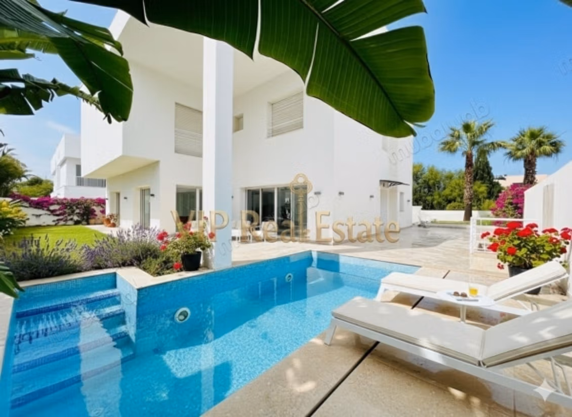 In Vendita una Villa di Lusso a Gammarth