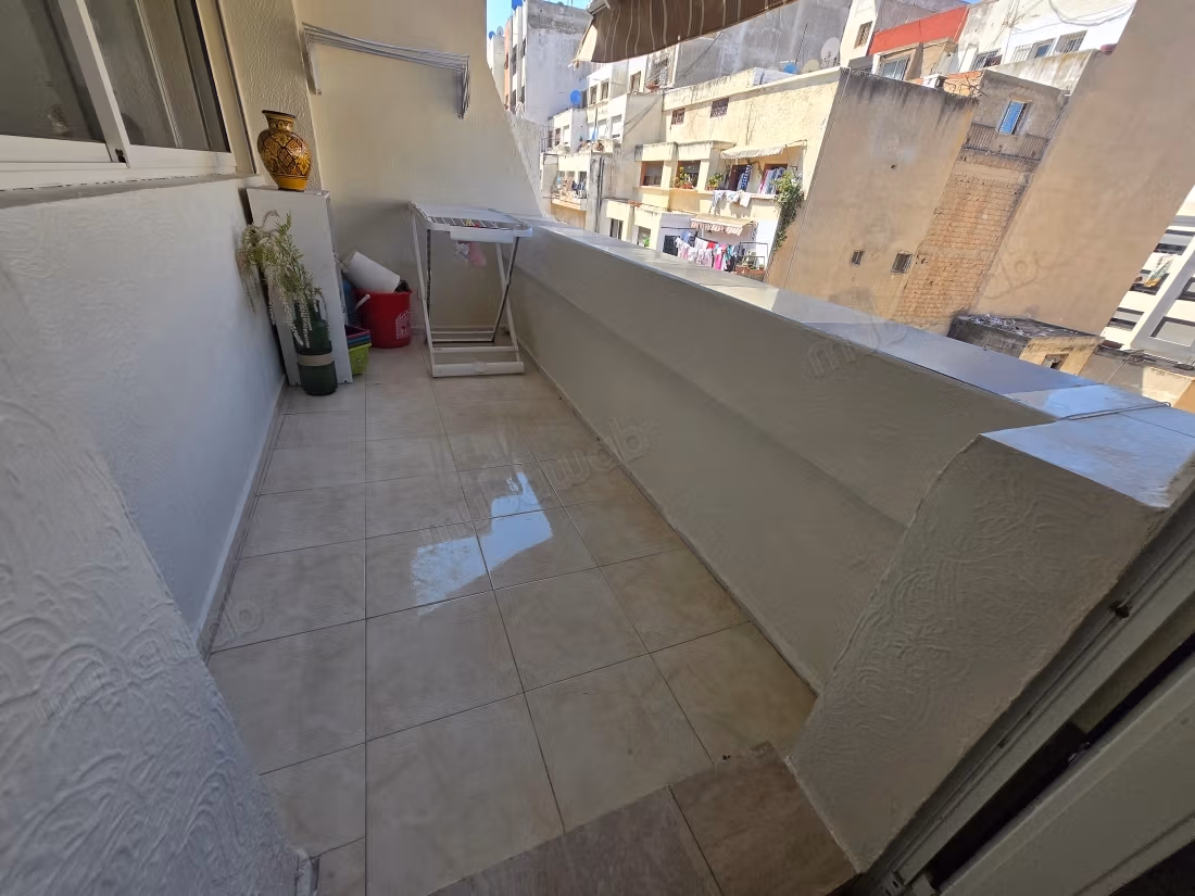 Appartement à l'achat à Bourgogne Est. 3 pièces. Terrasse et ascenseur