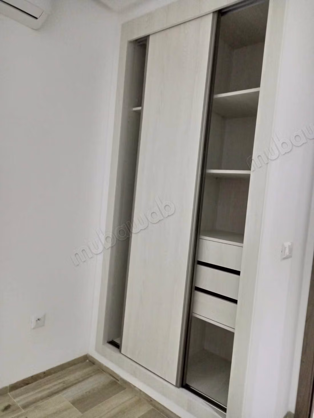 ENNASR 2; à louer agréable appt S3 HAUT STG