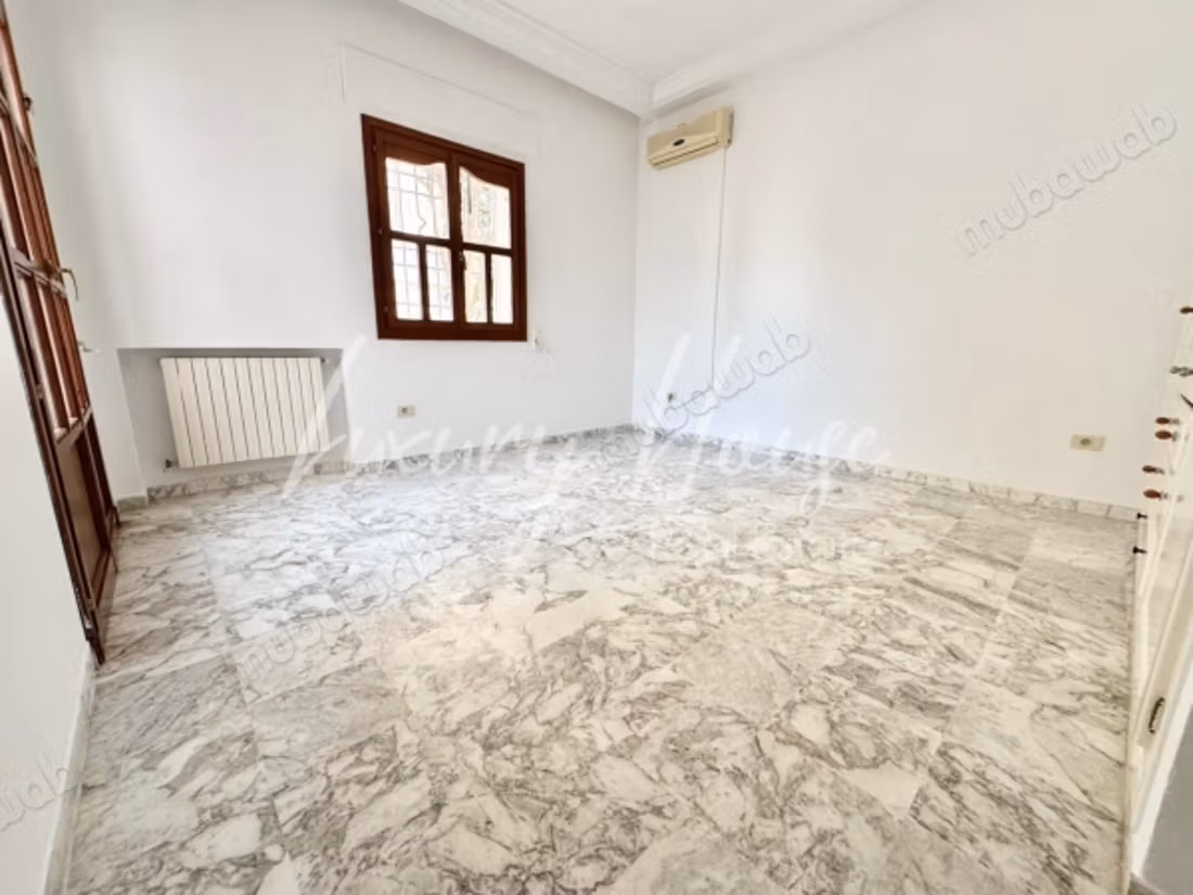 Villa su un piano con giardino a Marsa