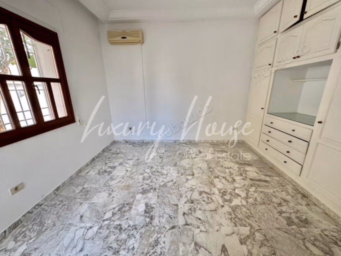Villa su un piano con giardino a Marsa