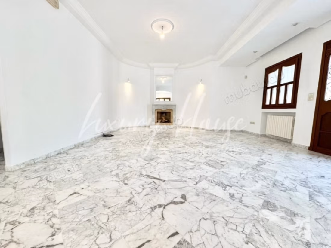 Villa su un piano con giardino a Marsa