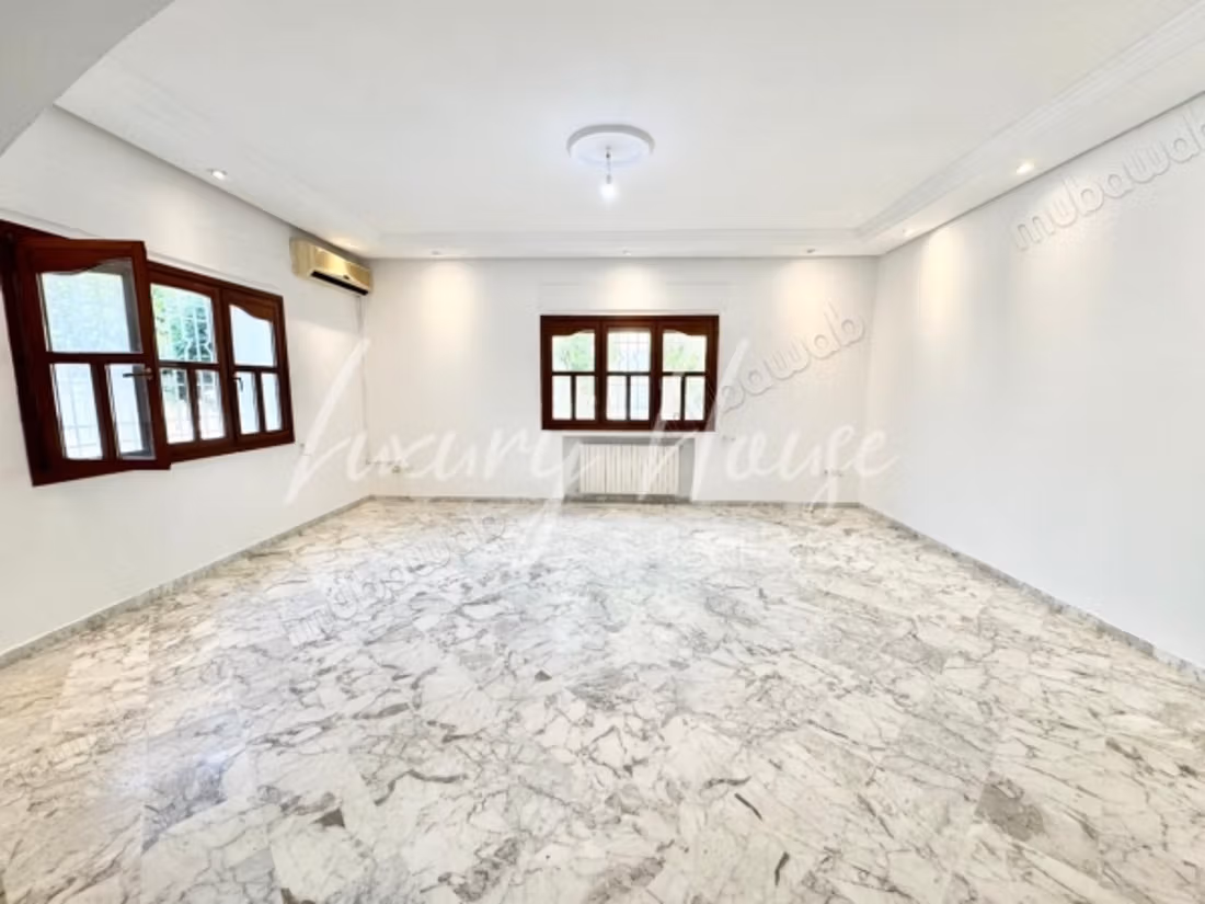 Villa su un piano con giardino a Marsa