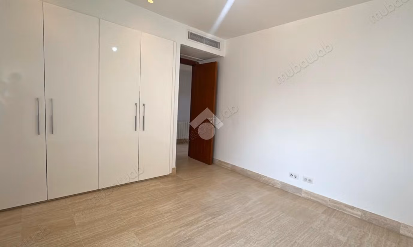 A S4 apartment is available for rent