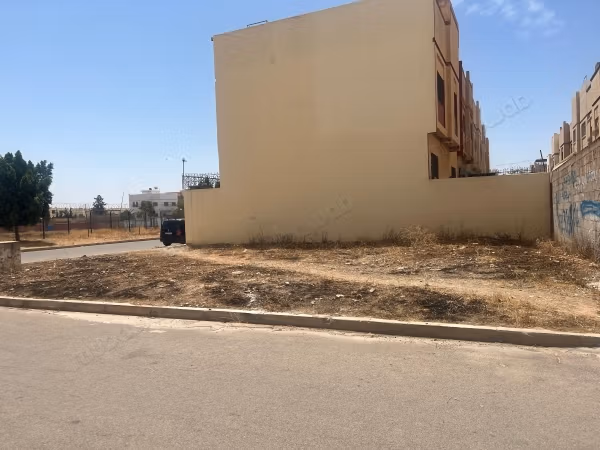 Terrain à vendre à Khouribga. Superficie totale de 150 m²