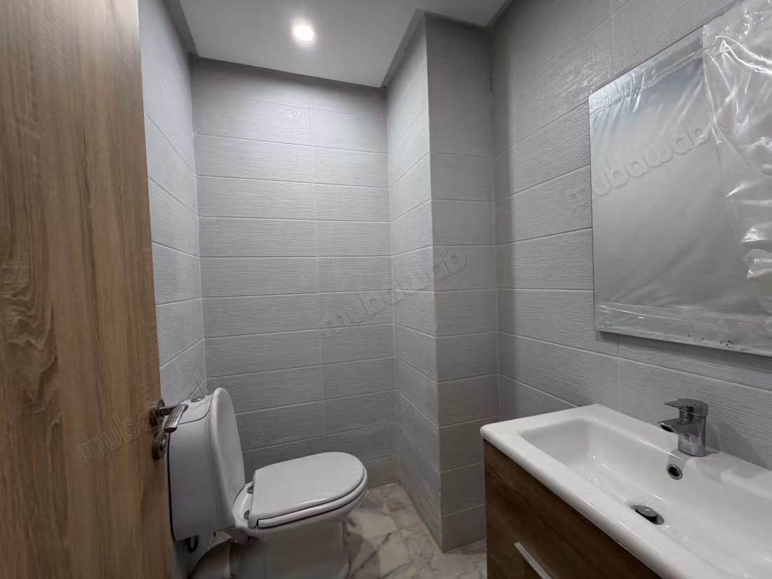 Bonito apartamento en venta en Souissi. Superficie total de 127 m². Ventanas con doble acristalamiento y calefacción central