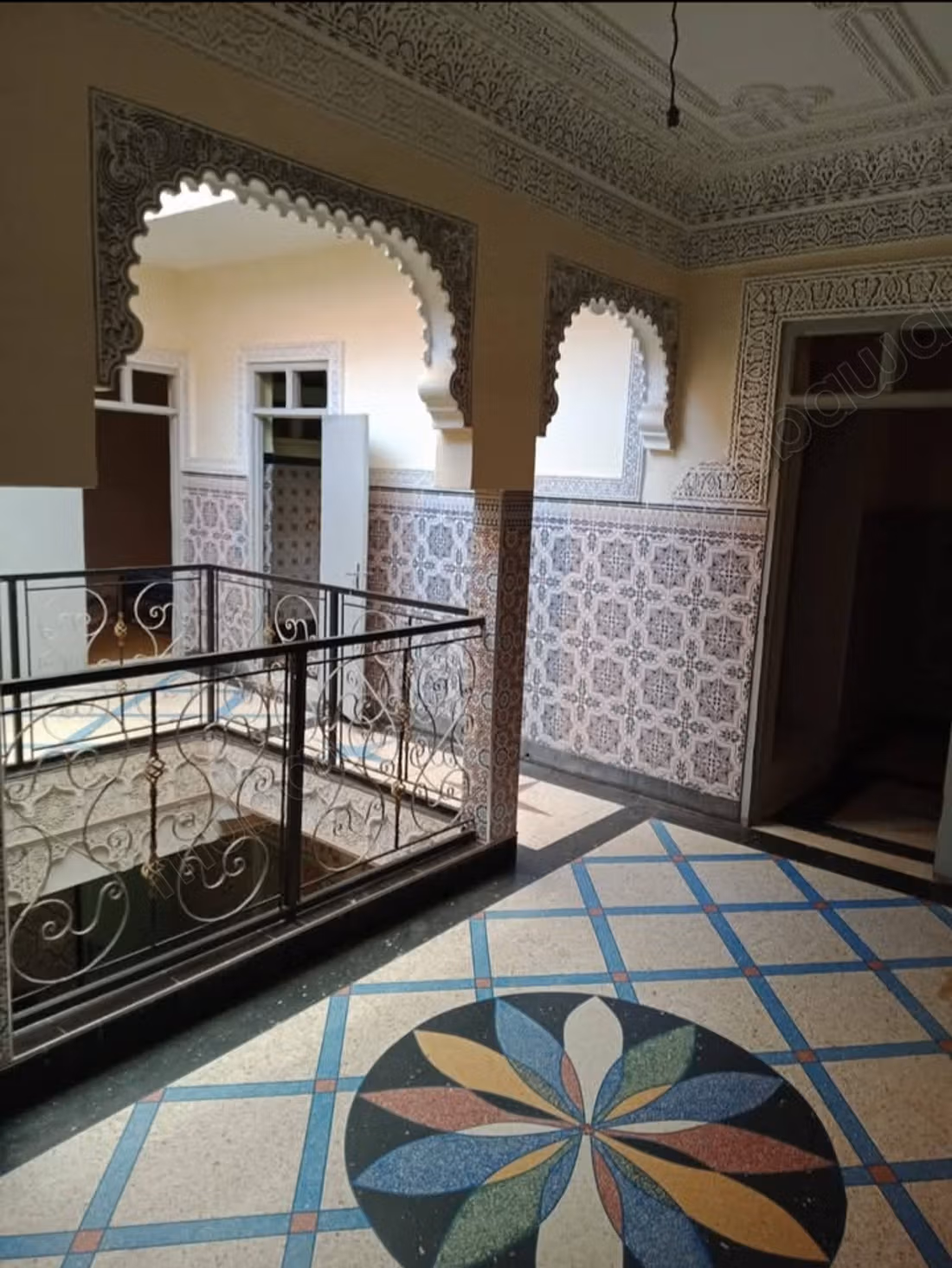 Maison R2 à vendre 150m² 4 loc commerciaux