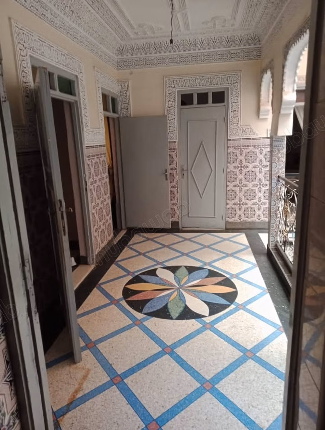 Maison R2 à vendre 150m² 4 loc commerciaux