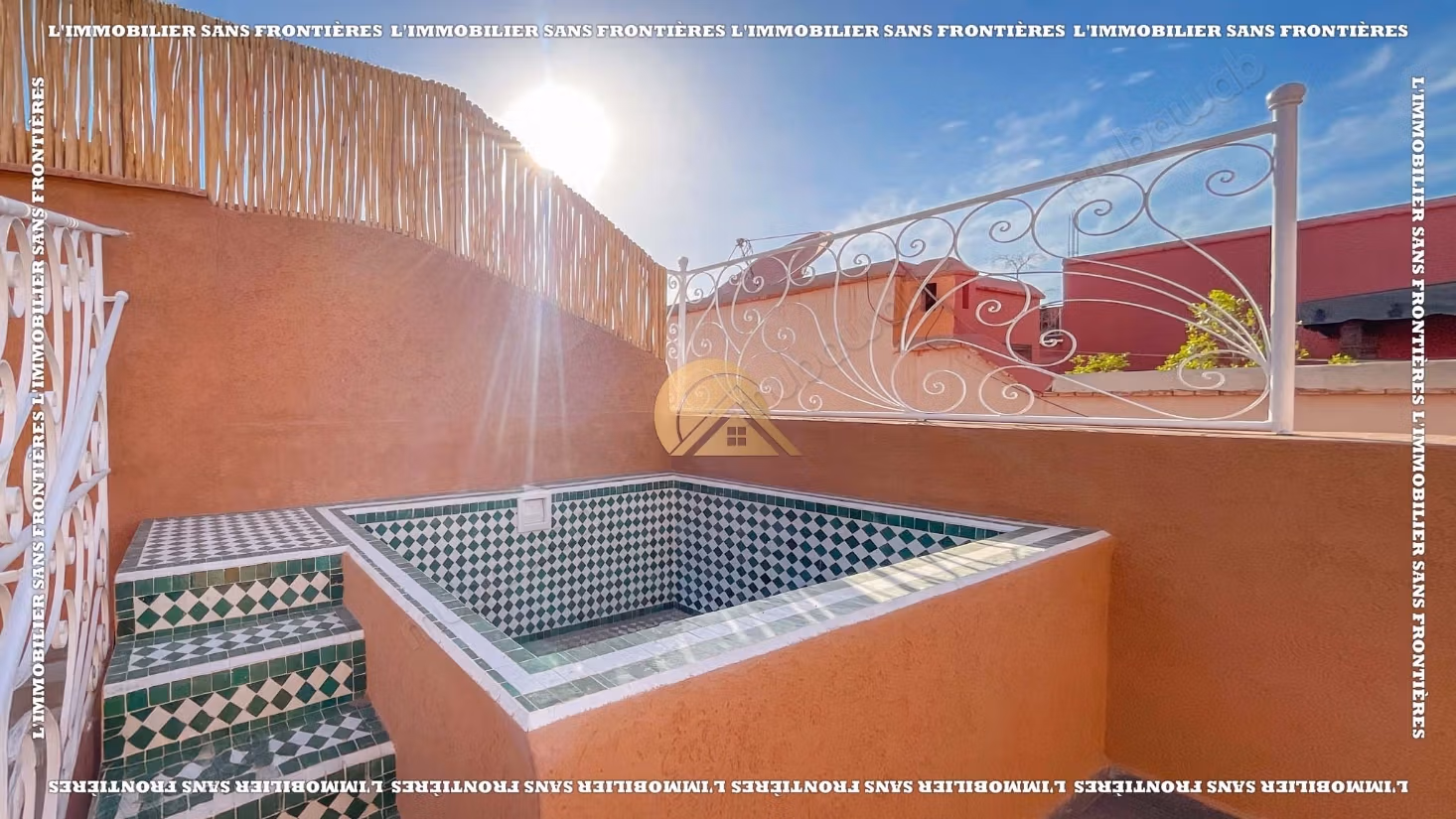 Riad neuf titré de 86 m² dans la Médina – 3 suites, piscine et cuisine d’été