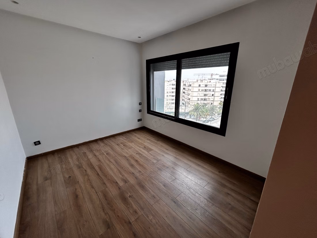Très joli appartement à louer vide à Maarif Extension