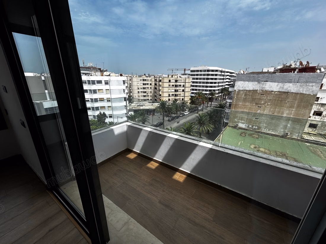 Très joli appartement à louer vide à Maarif Extension