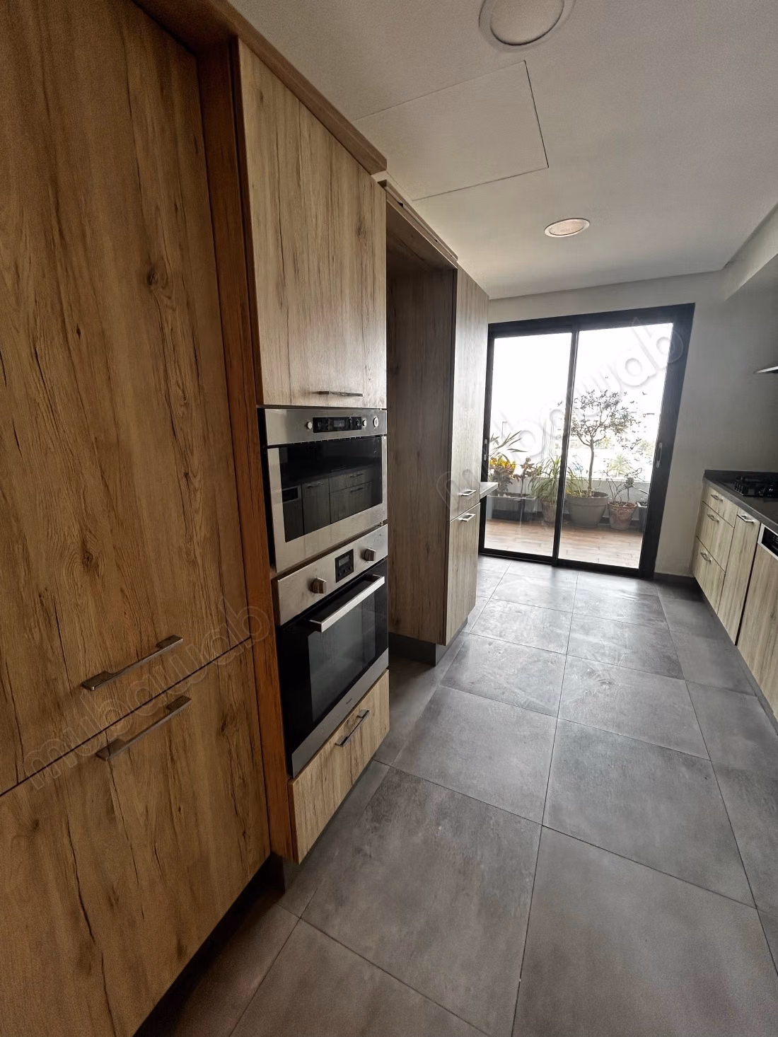 Très joli appartement à louer vide à Maarif Extension