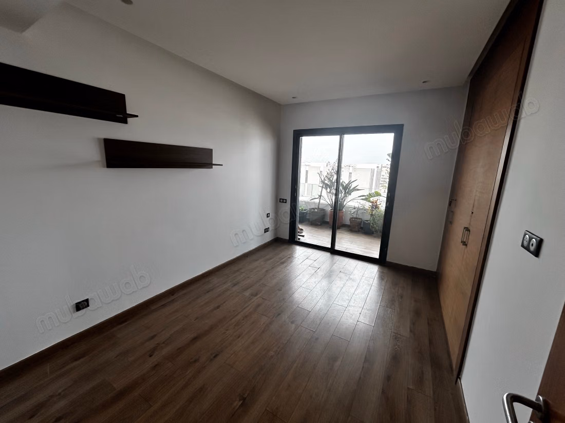 Très joli appartement à louer vide à Maarif Extension