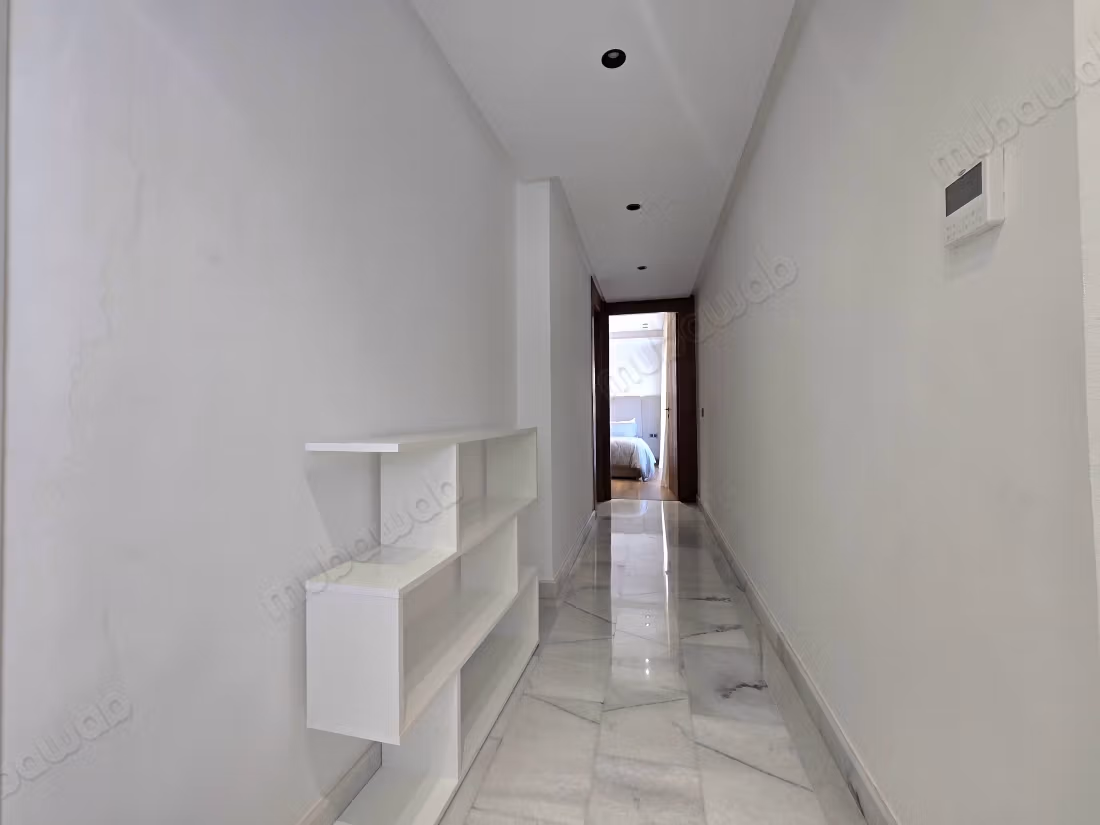 Appartement te huur in Les princesses. 1 mooie kamer. Goed gemeubileerd