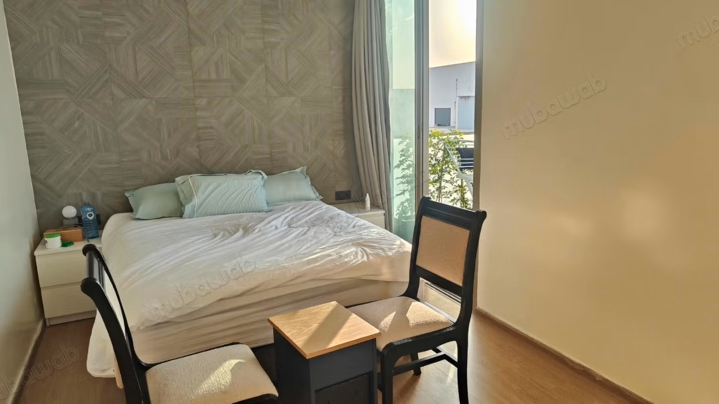 Princesa: Estudio de 60 m2 con terraza y aparcamiento