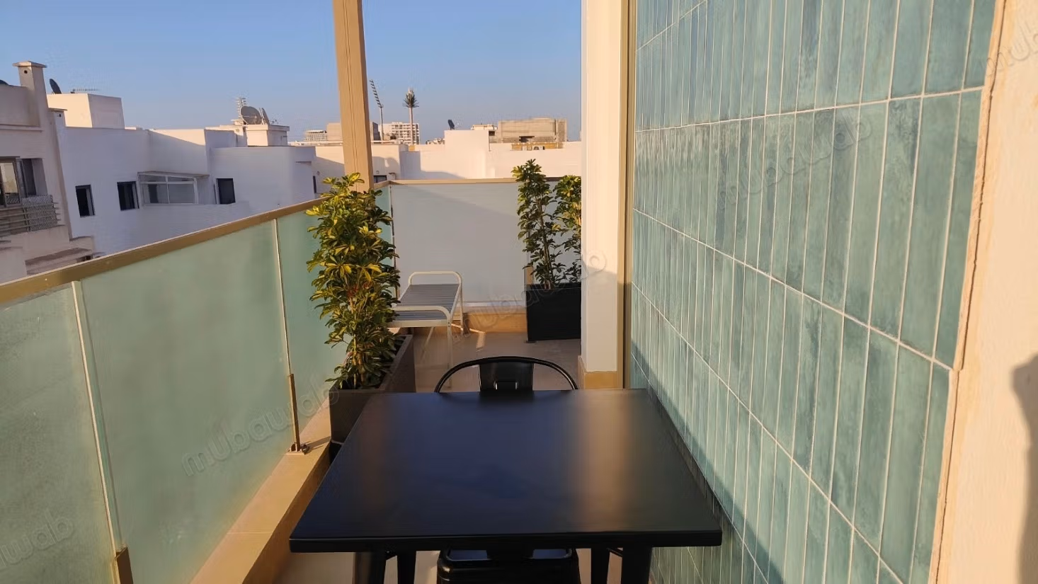 Princesa: Estudio de 60 m2 con terraza y aparcamiento