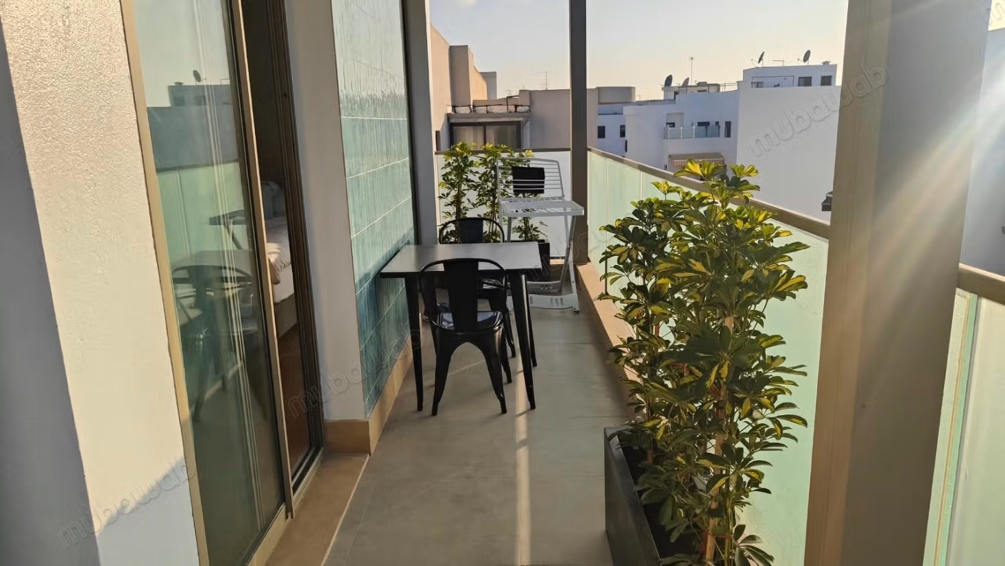 Princesa: Estudio de 60 m2 con terraza y aparcamiento