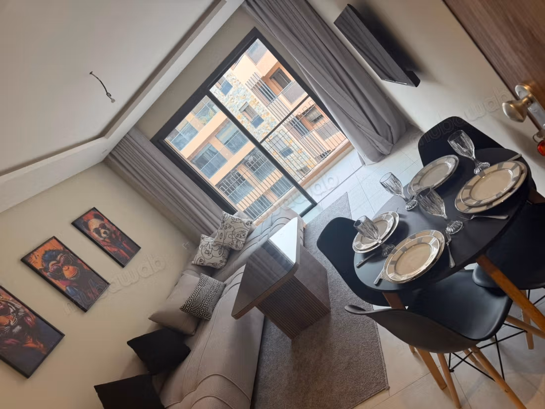 Très bel appartement en location à Guéliz. 3 pièces confortables. Bien meublé