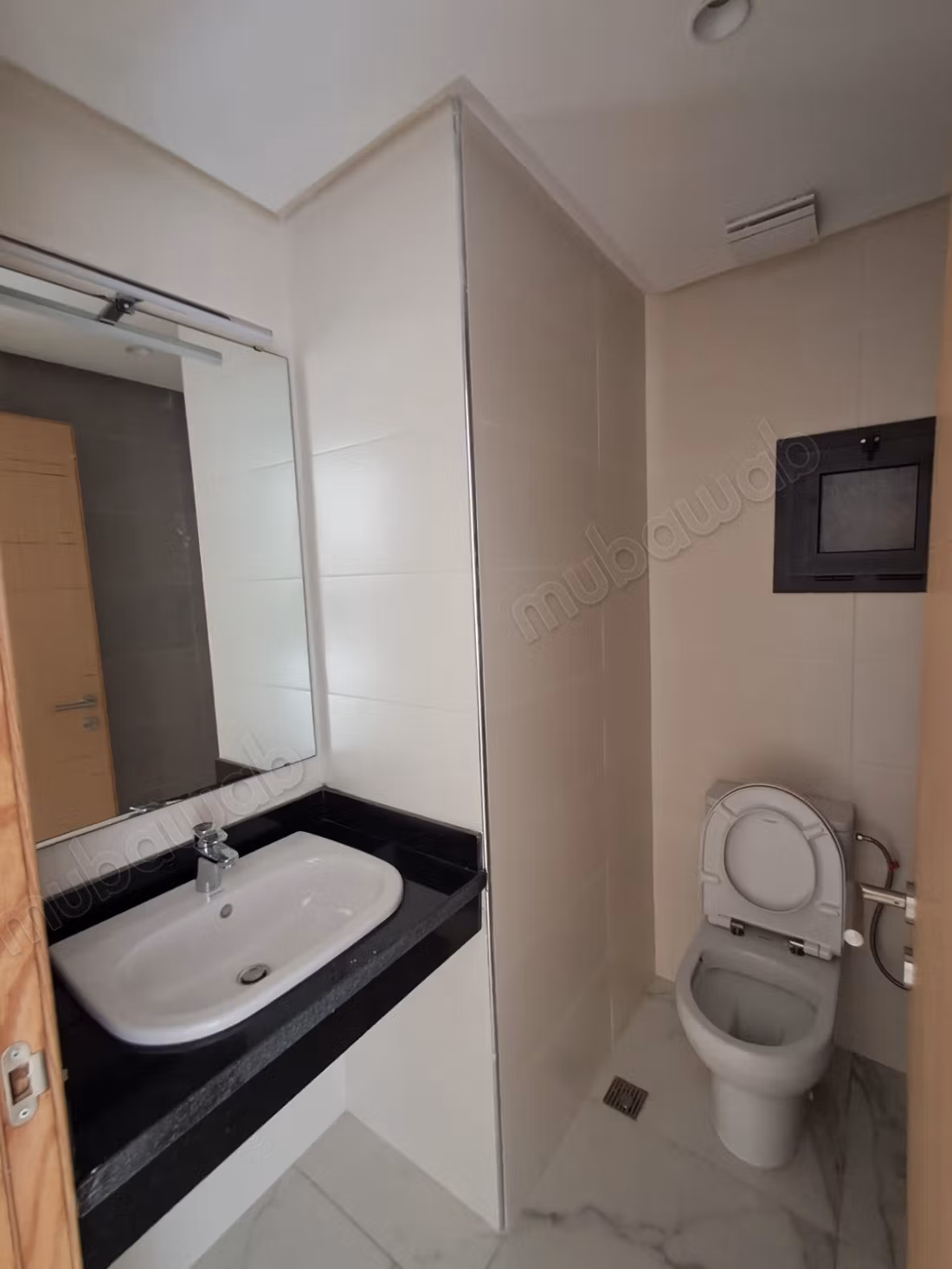 Bel appartement en location à L'Ocean. 
Surface de 120 m². 
Service de concierge et climatisation