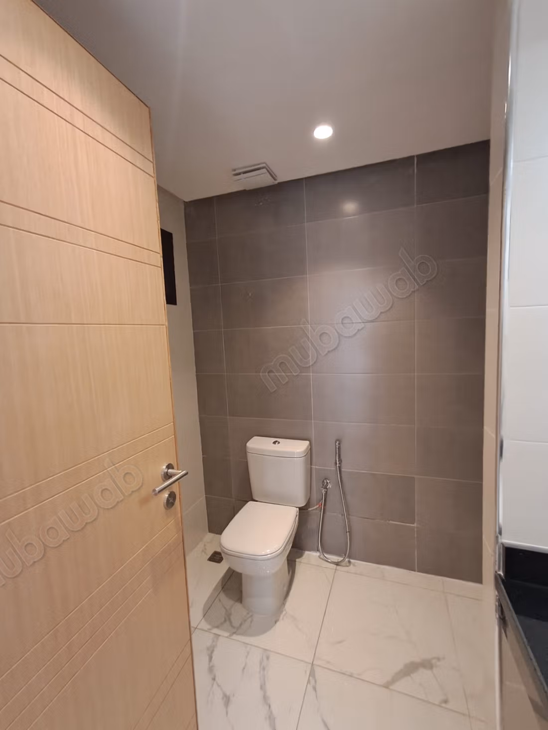 Bel appartement en location à L'Ocean. 
Surface de 120 m². 
Service de concierge et climatisation