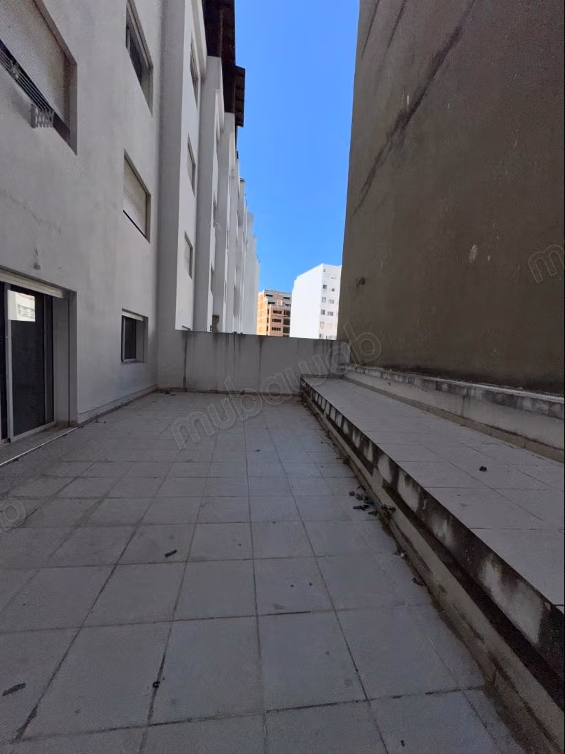 À VENDRE: Appartement 3 chambres moulay youssef 159m2