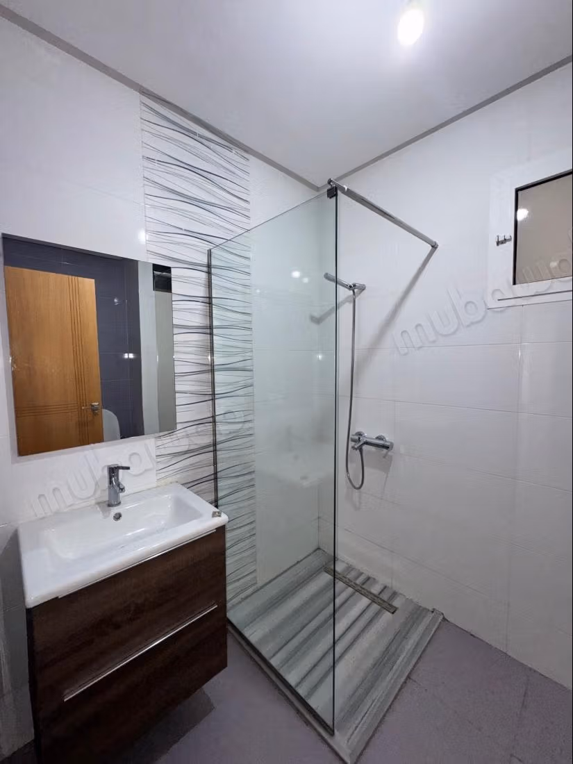 À VENDRE: Appartement 3 chambres moulay youssef 159m2