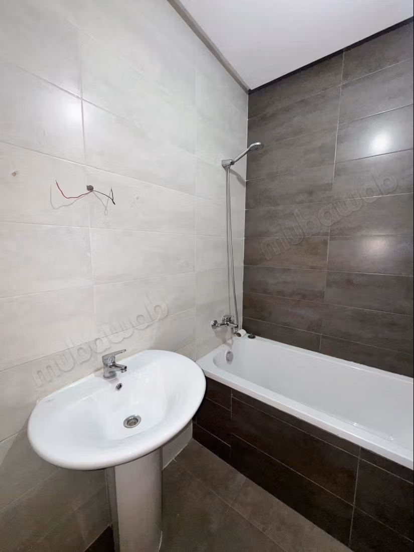 À VENDRE: Appartement 3 chambres moulay youssef 159m2